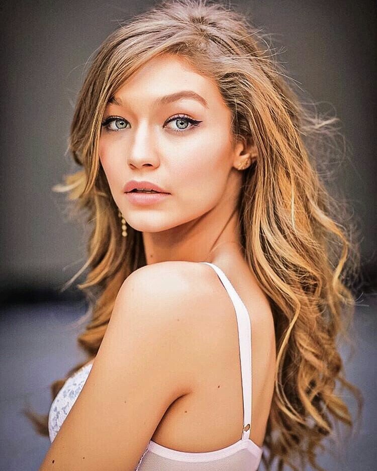 Gigi Hadid Stunning Wallpapers