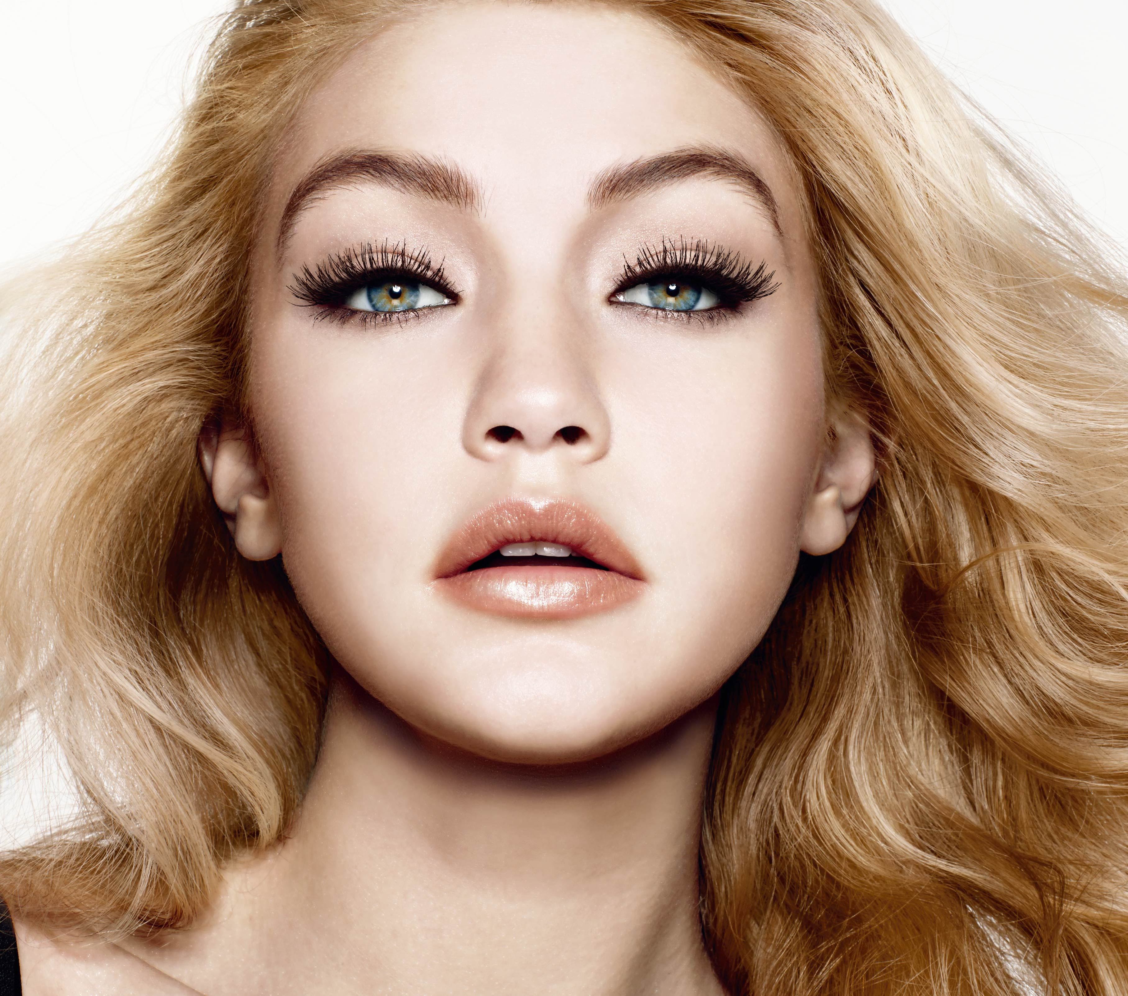 Gigi Hadid Stunning Photoshoot 2017 Wallpapers