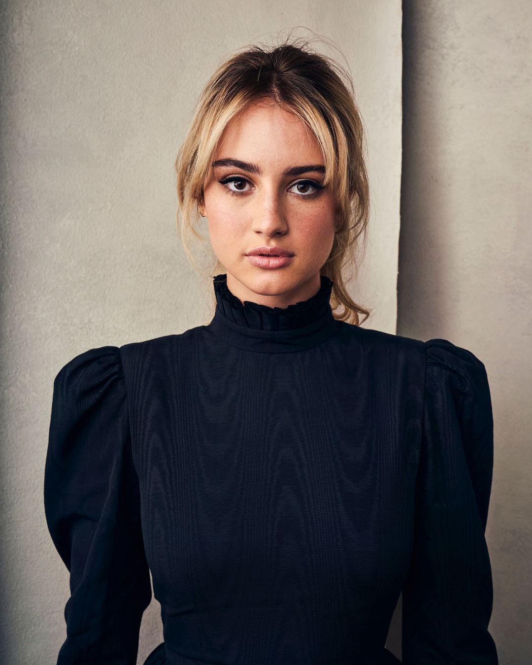 Grace Van Patten Wallpapers