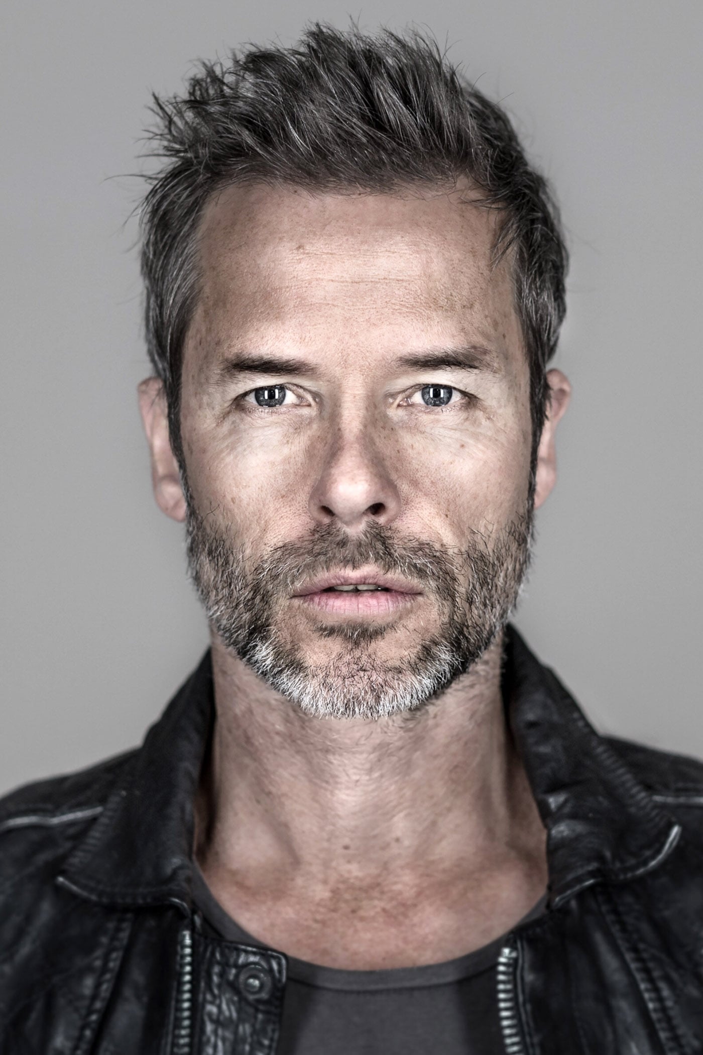 Guy Pearce Wallpapers