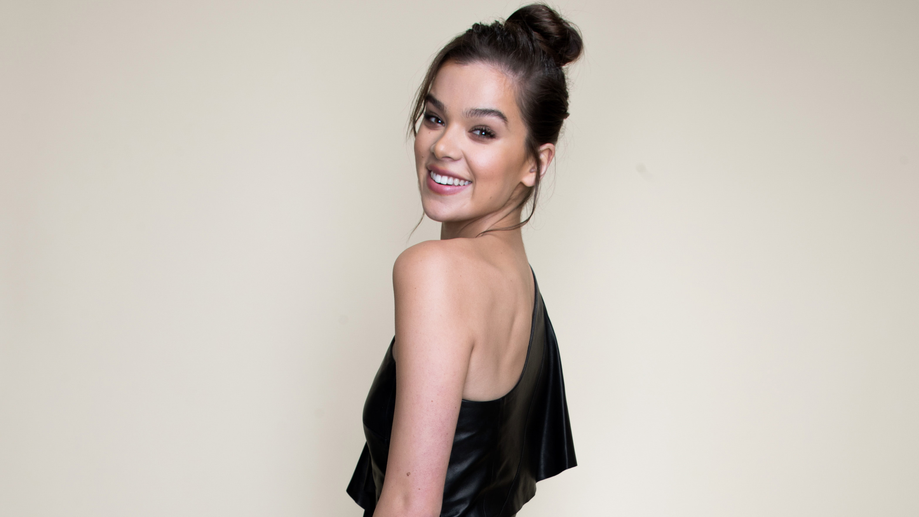 Hailee Steinfeld 2020 Wallpapers