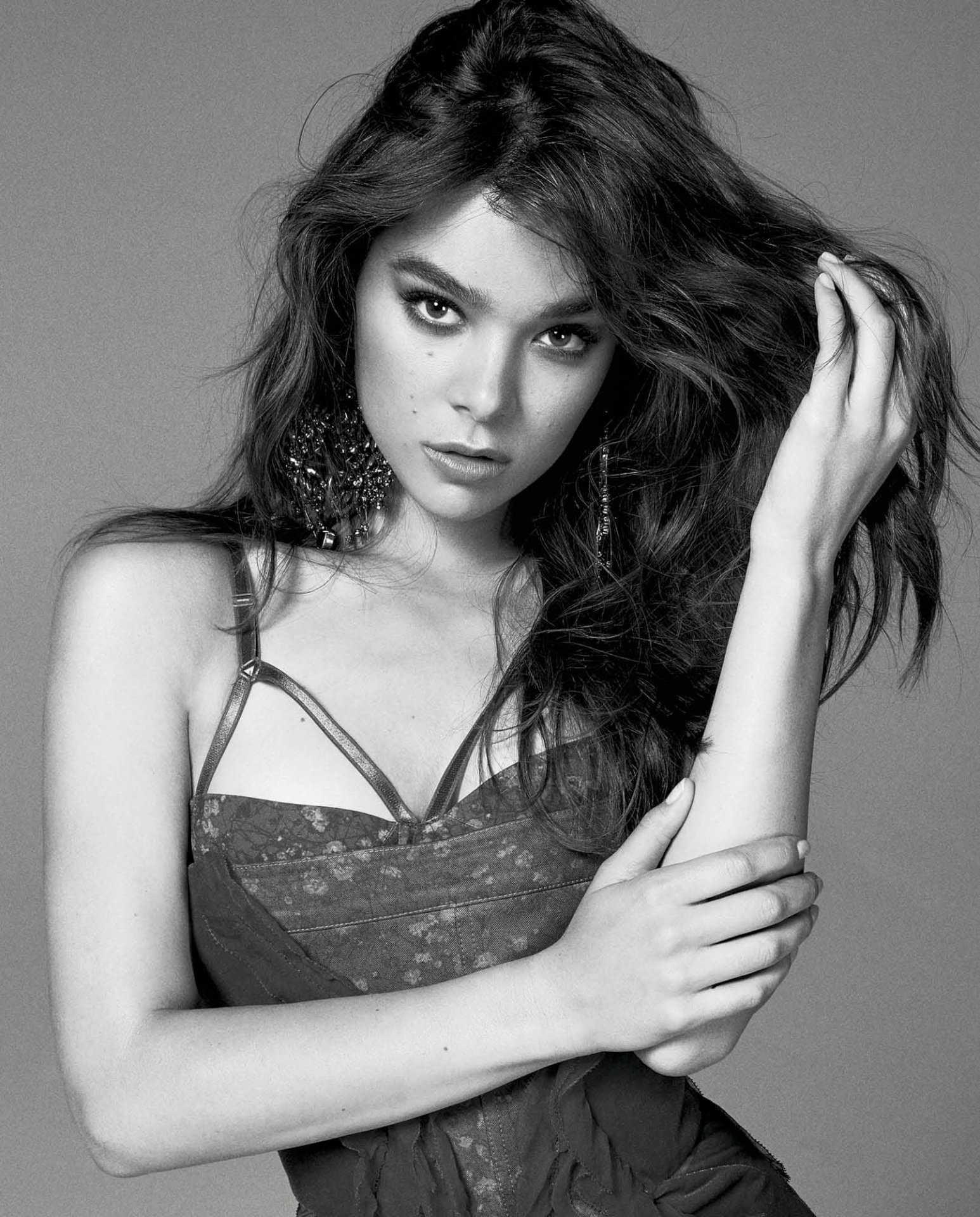 Hailee Steinfeld For Marie Claire Magazine 2018 Wallpapers