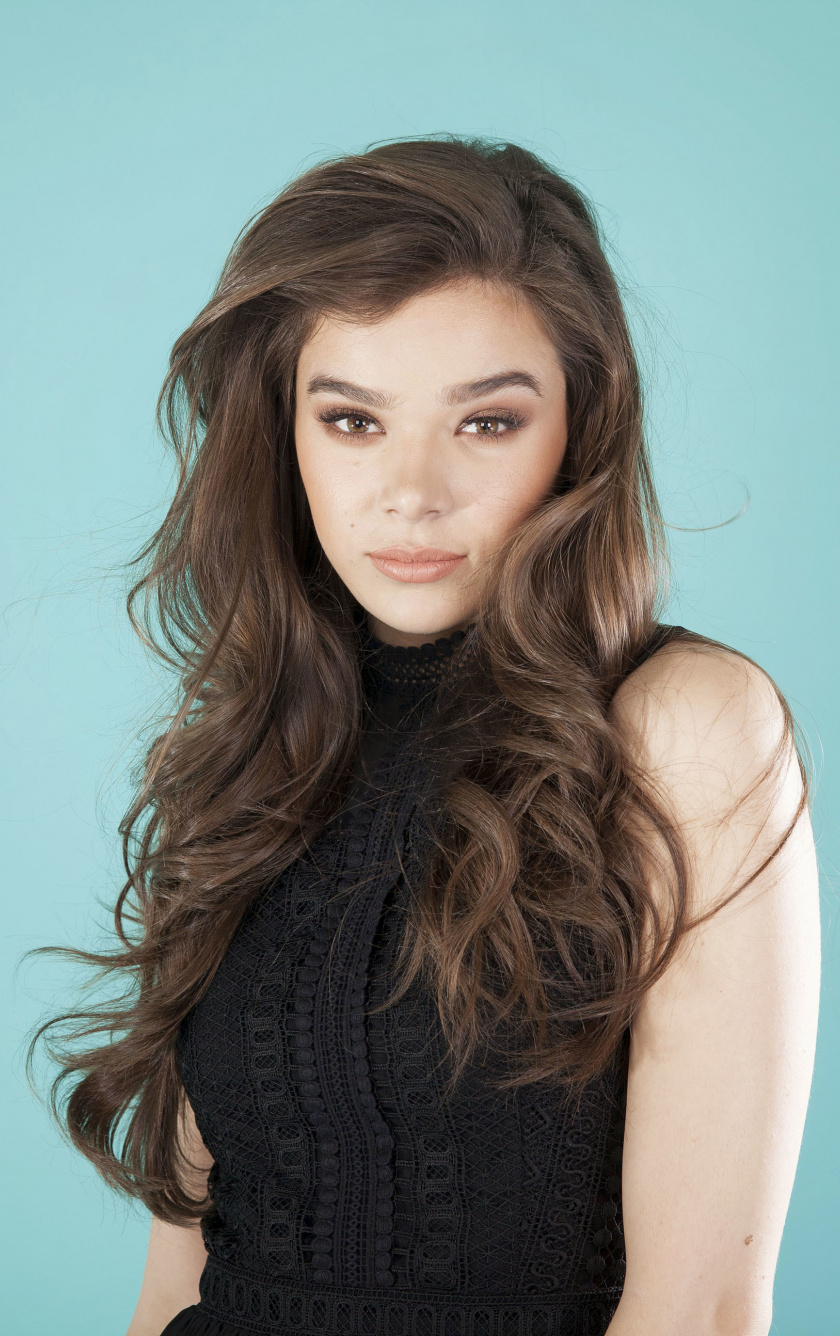 Hailee Steinfeld For Marie Claire Magazine 2018 Wallpapers