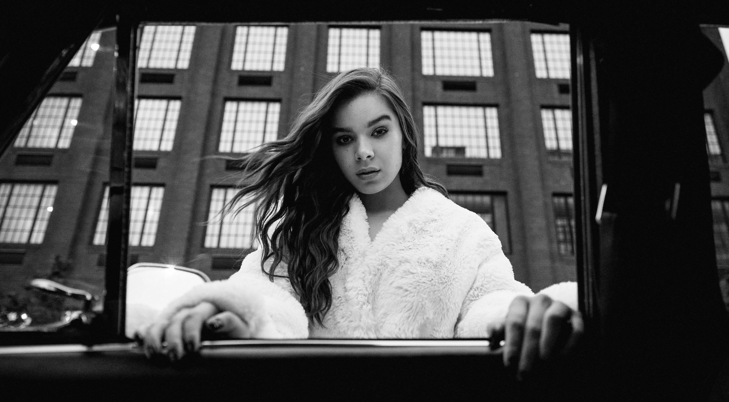 Hailee Steinfeld HD Monochrome Photoshoot Wallpapers