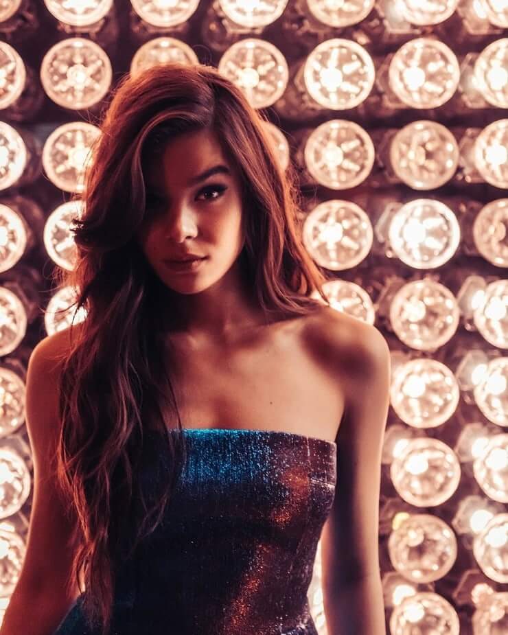 Hailee Steinfeld Hot Work Out Wallpapers
