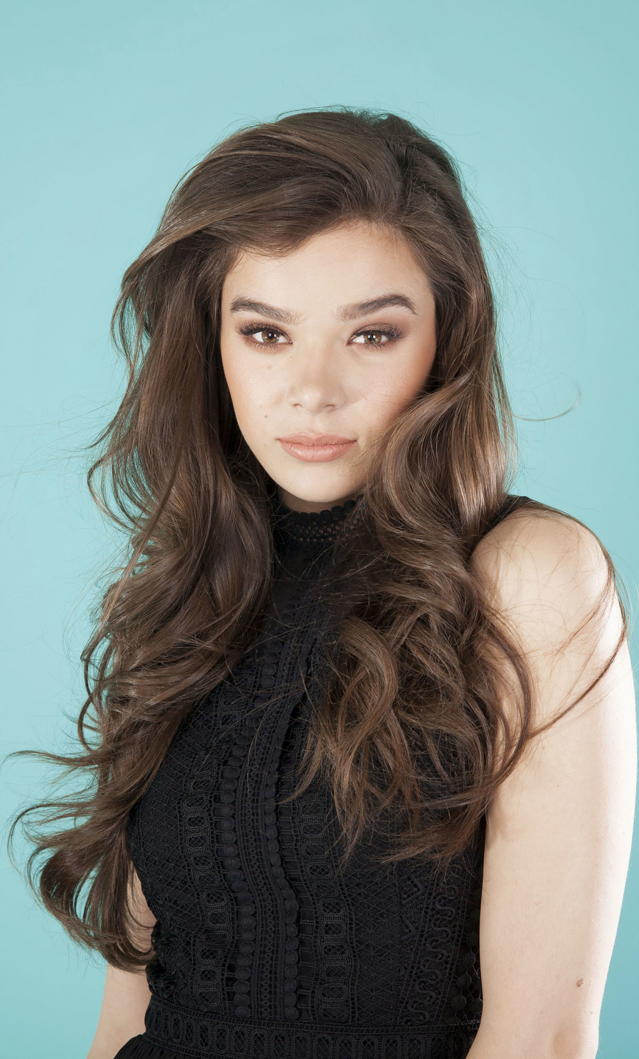 Hailee Steinfeld Hot Work Out Photoshoot Wallpapers