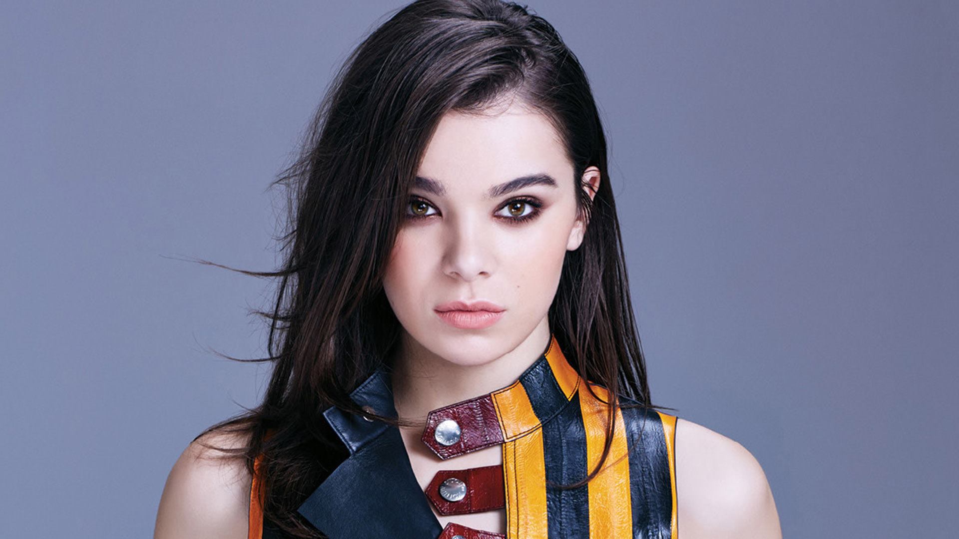 Hailee Steinfeld Hot Work Out Photoshoot Wallpapers