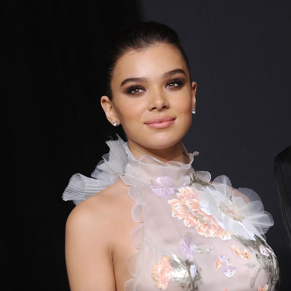 Hailee Steinfeld Pitch Perfect Actress 2018 Wallpapers