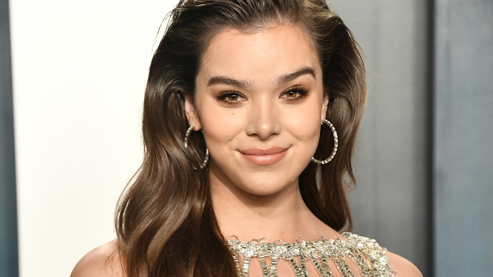 Hailee Steinfeld Stunning Portrait Wallpapers