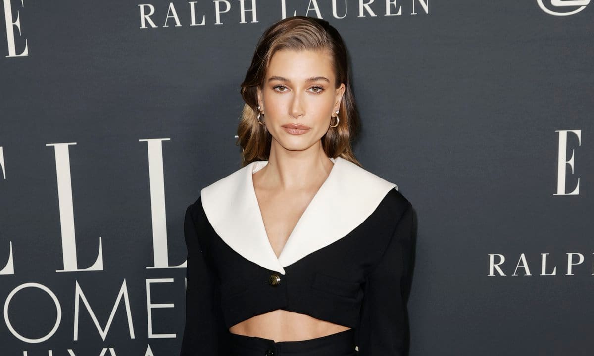 Hailey Baldwin Elle US Wallpapers