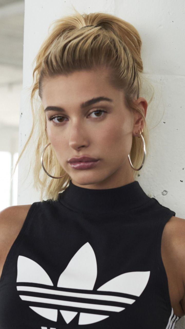 Hailey Bieber Wallpapers