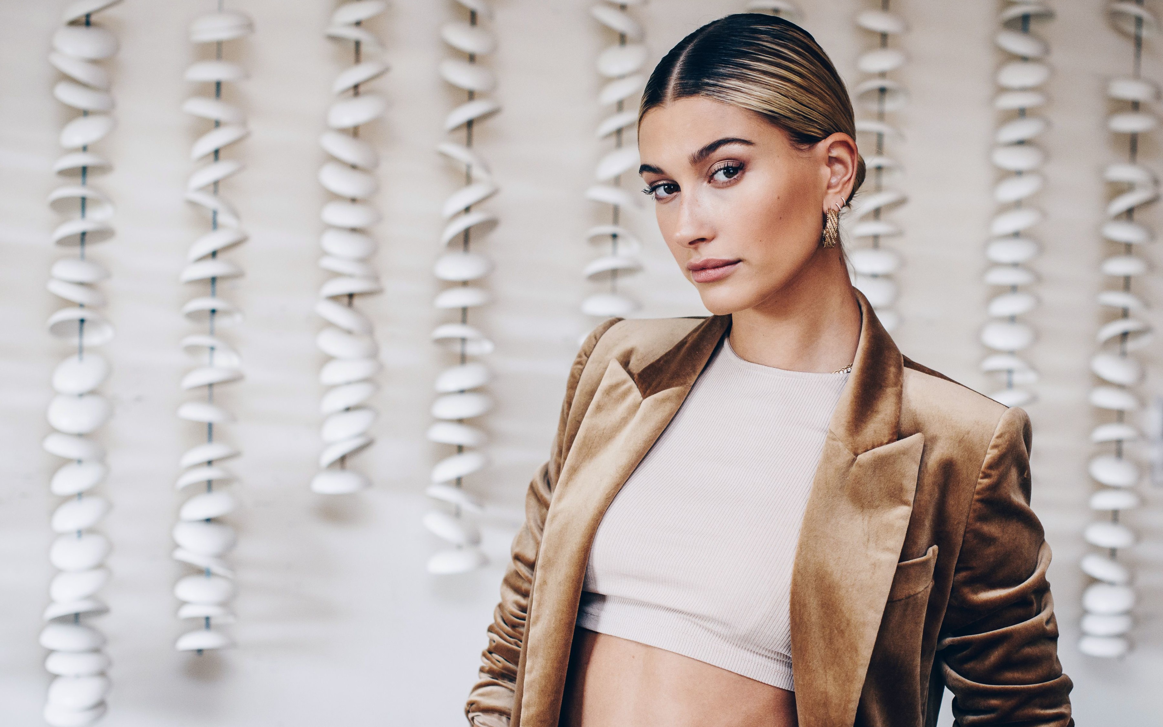 Hailey Bieber Wallpapers