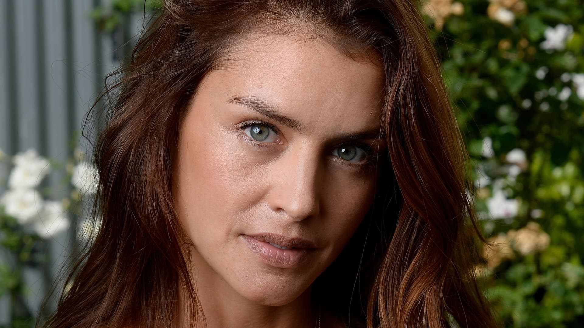 Hannah Ware Wallpapers