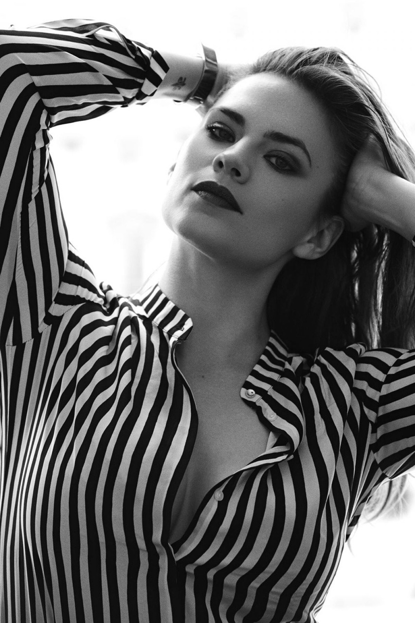 Hayley Atwell Black and White Wallpapers