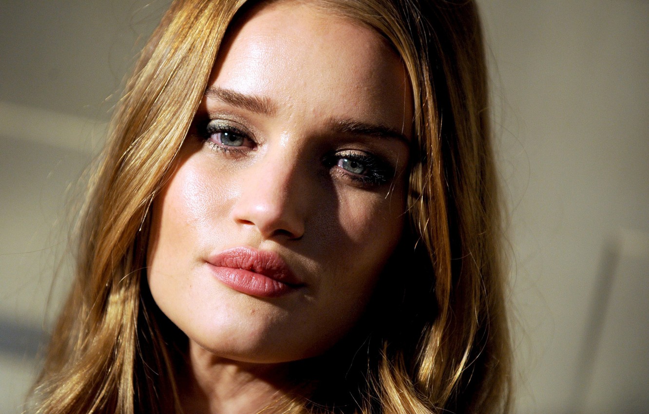 HD Rosie Huntington-Whiteley Wallpapers