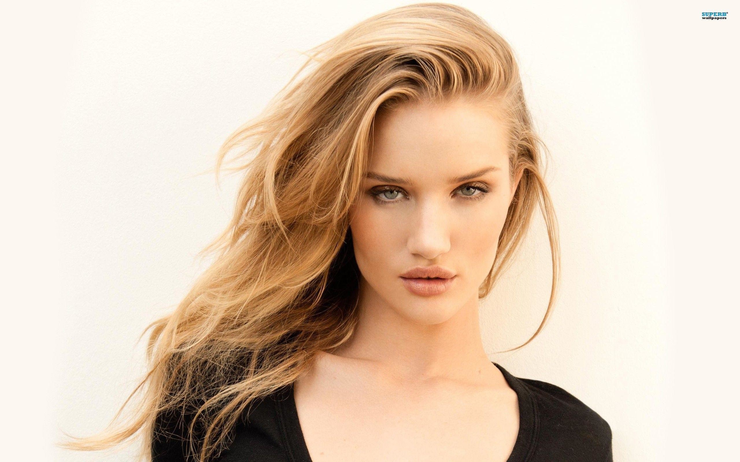 HD Rosie Huntington-Whiteley 2021 Wallpapers