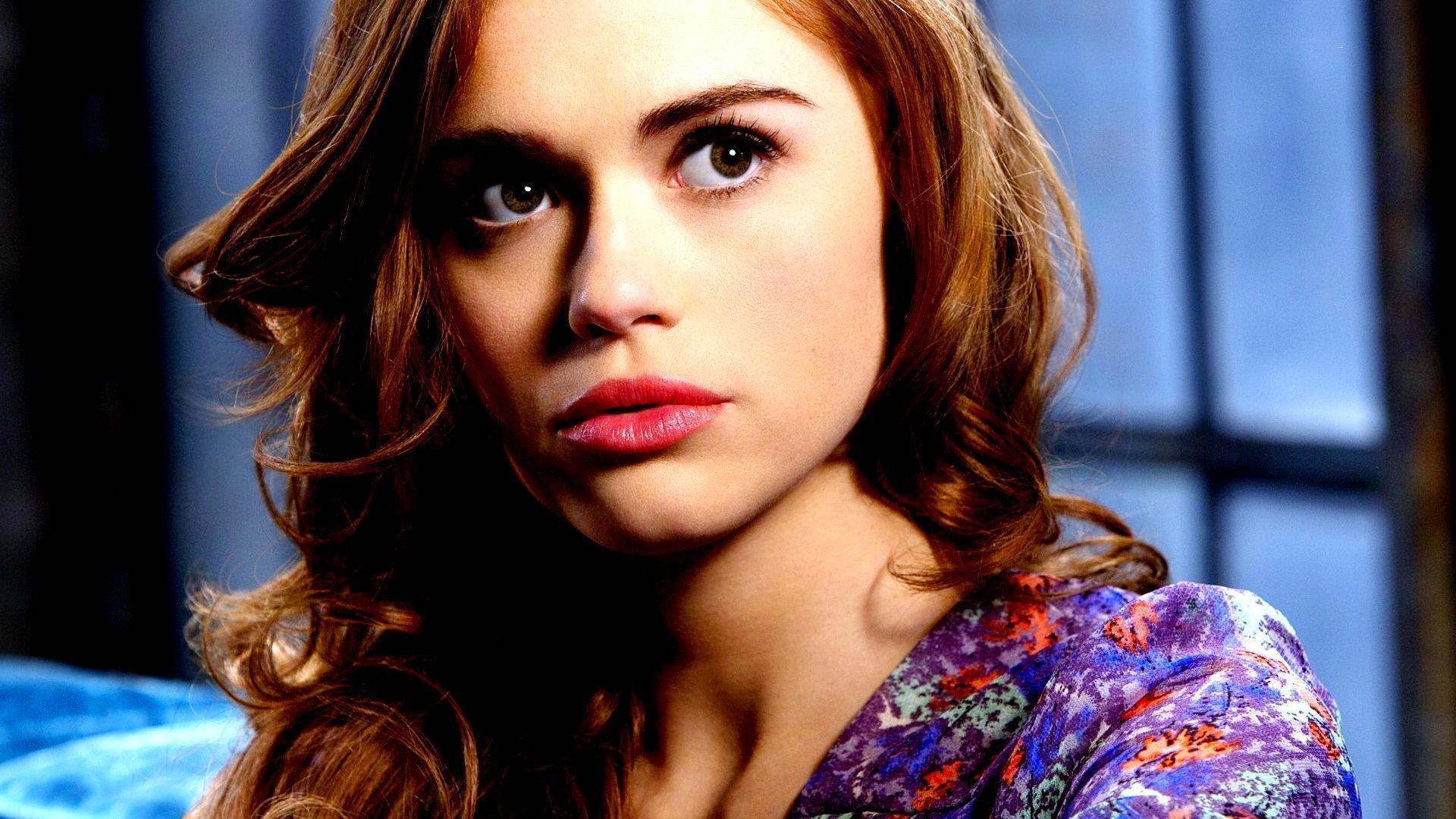 Holland Roden Beautycon Festival Portrait Wallpapers