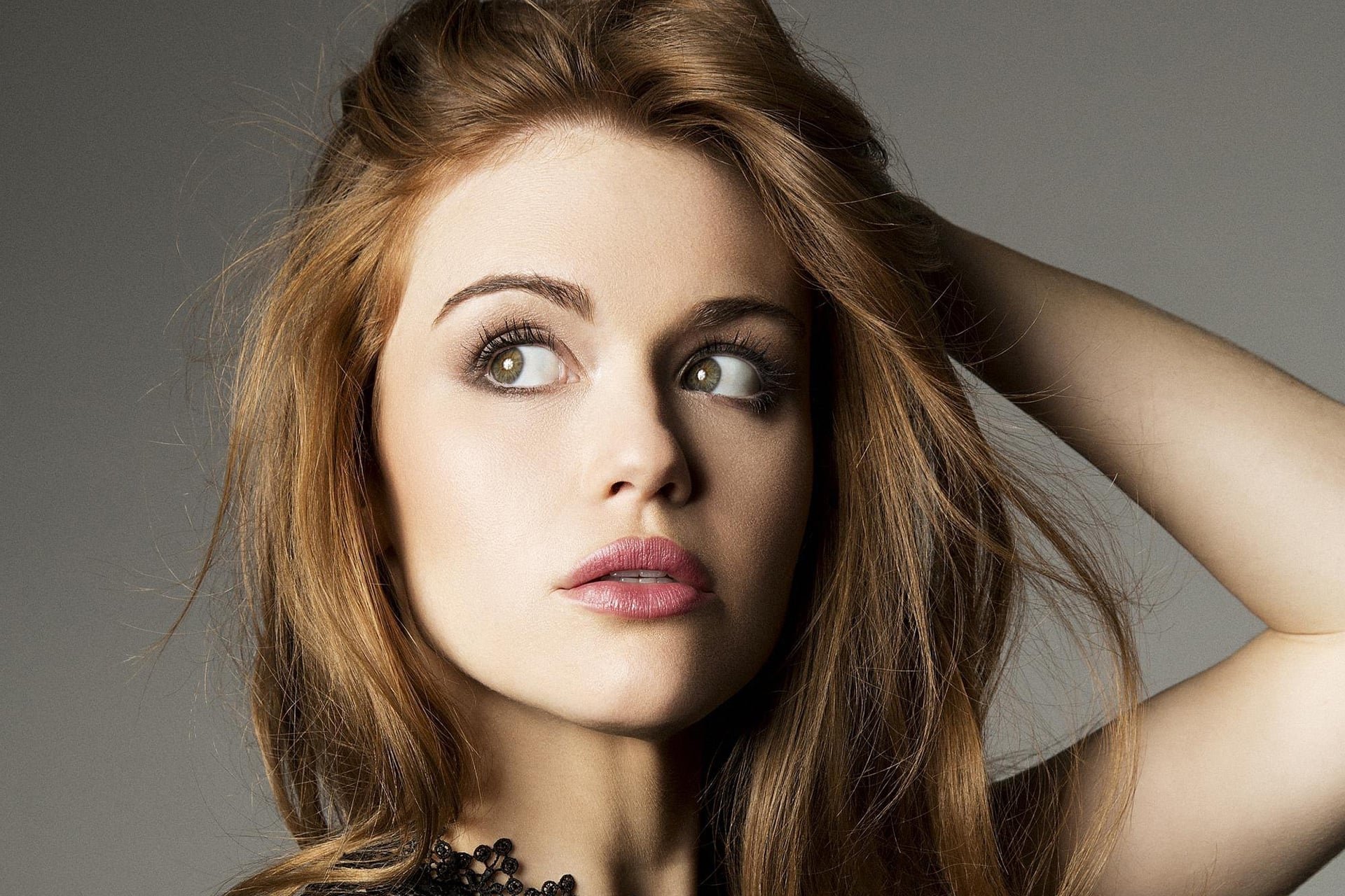 Holland Roden in bikini Wallpapers