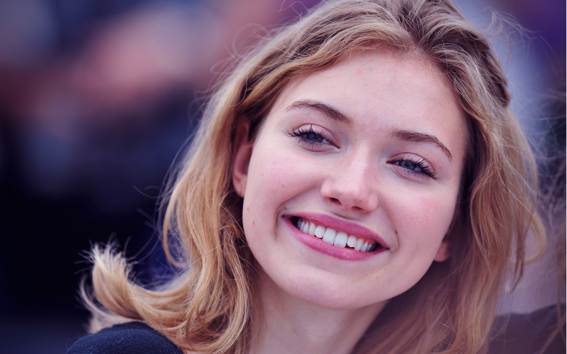 Imogen Poots Malibu 2017 Wallpapers