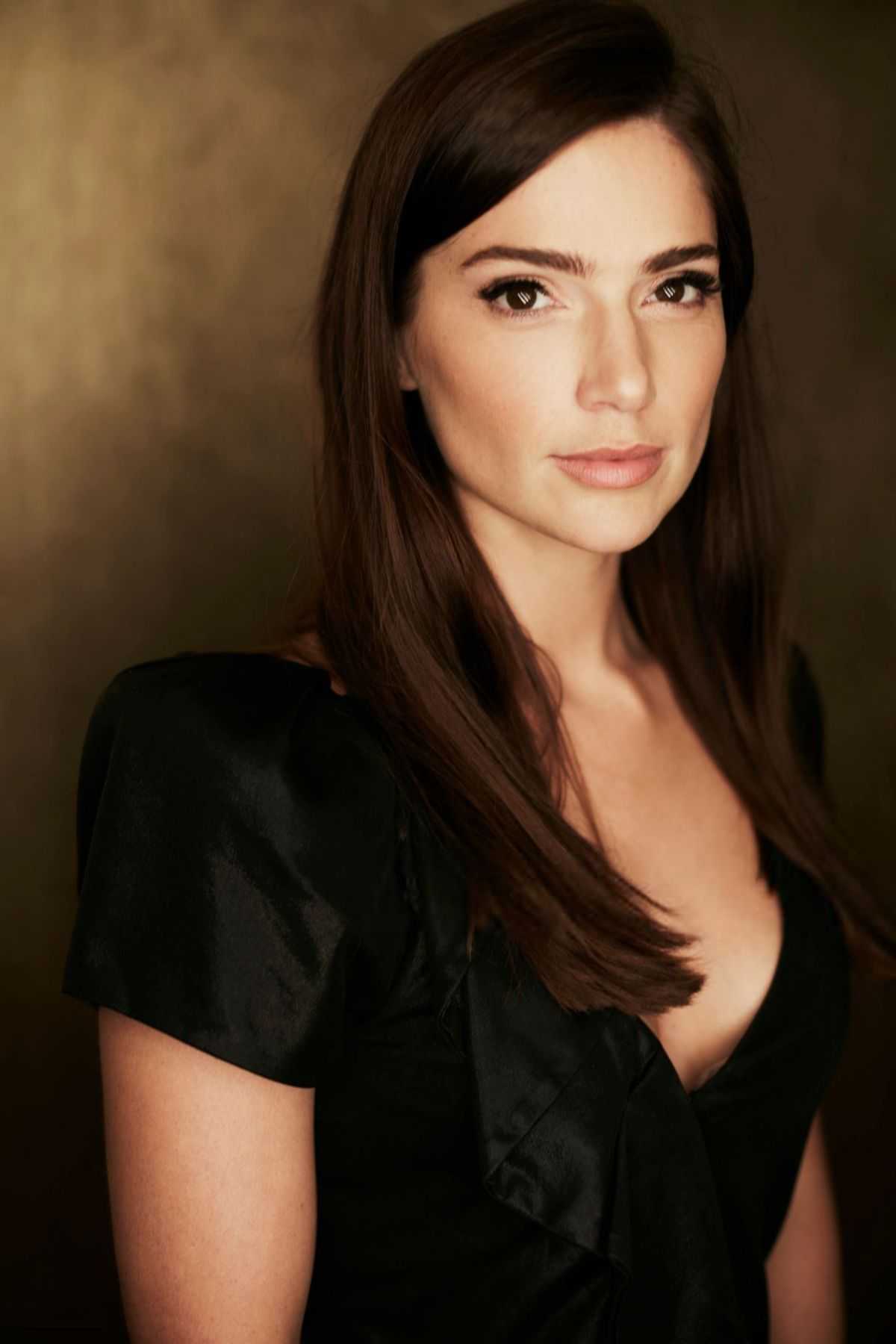 Janet Montgomery Wallpapers