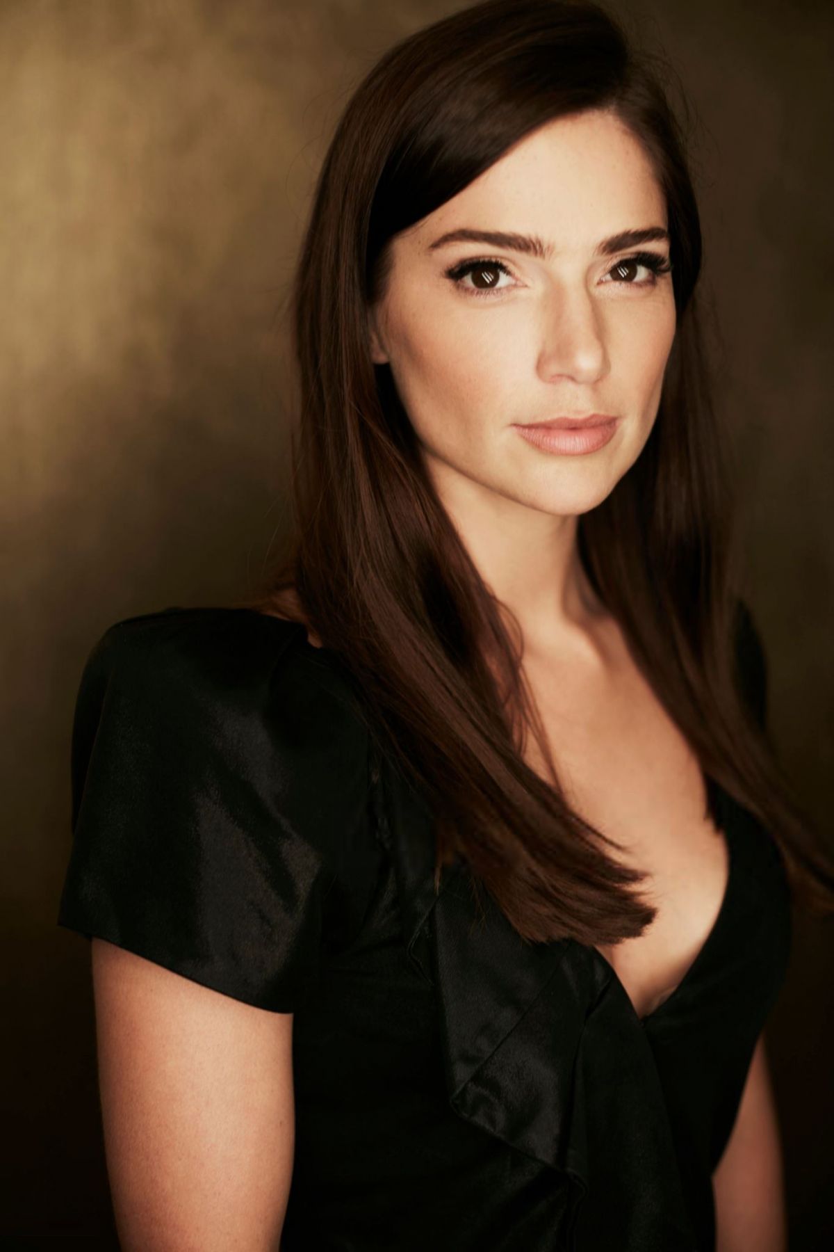 Janet Montgomery Salem Wallpapers