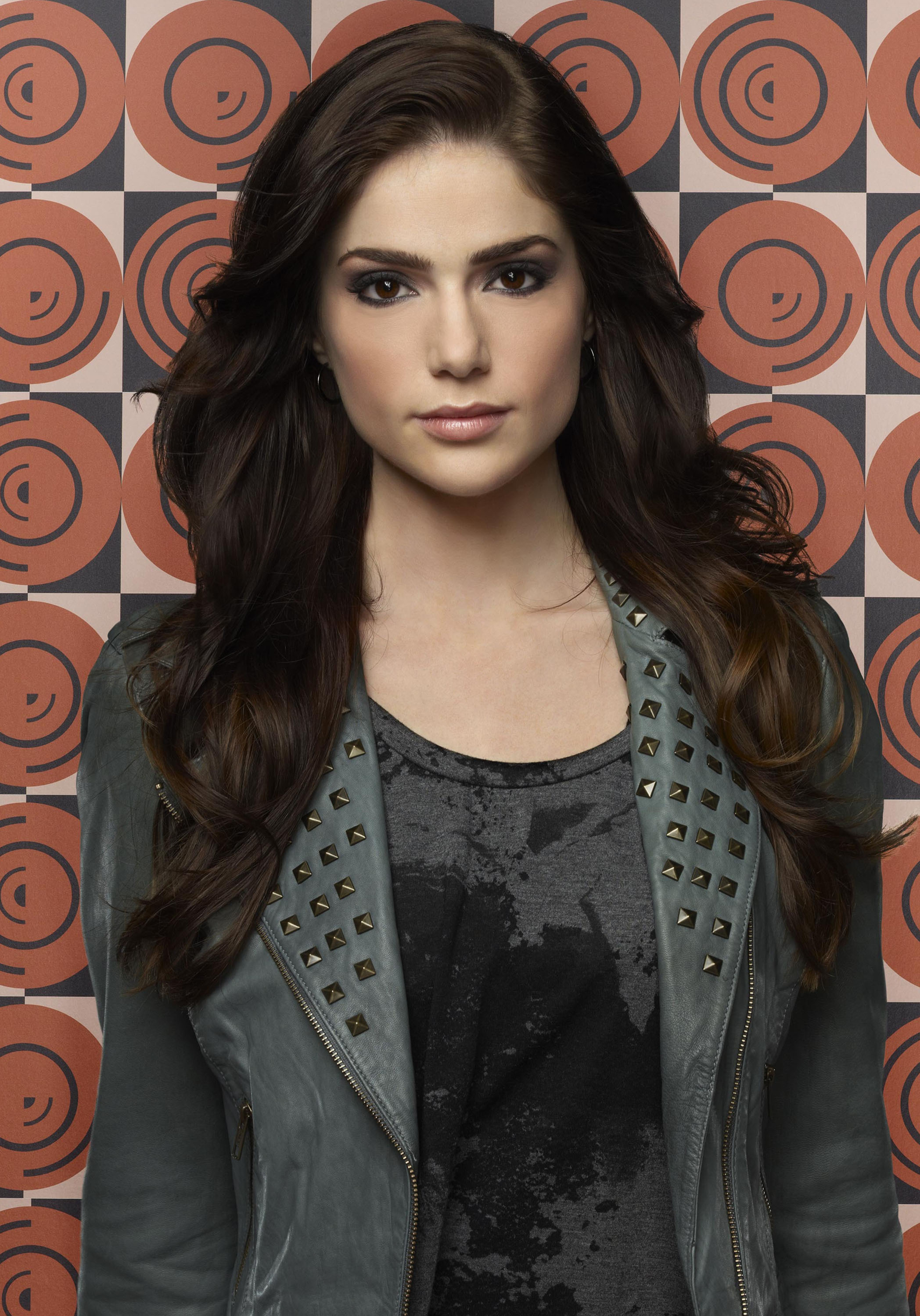 Janet Montgomery Salem Actress Photoshoot Wallpapers