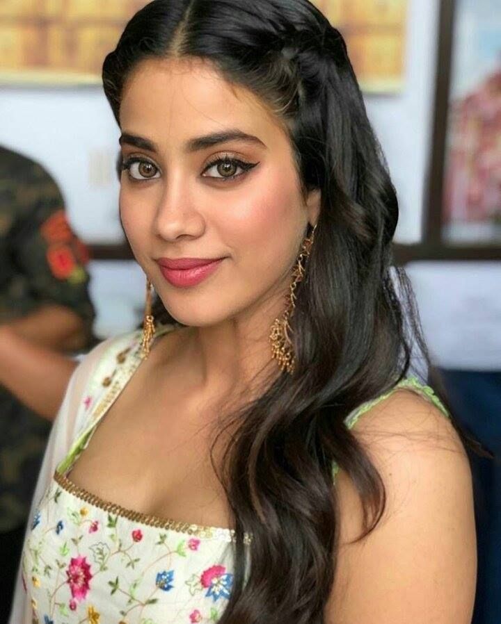 Janhvi Kapoor Wallpapers