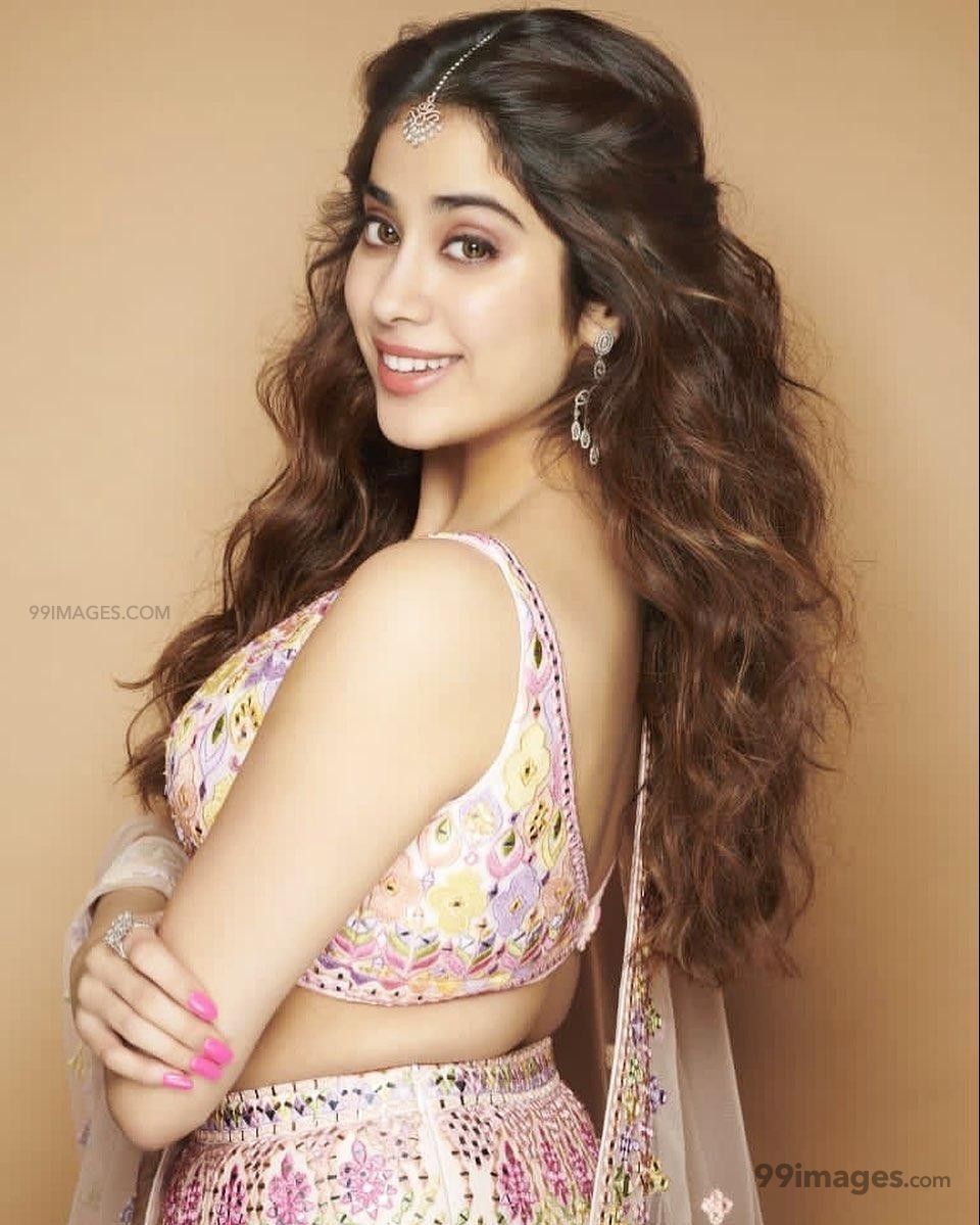 Janhvi Kapoor Wallpapers