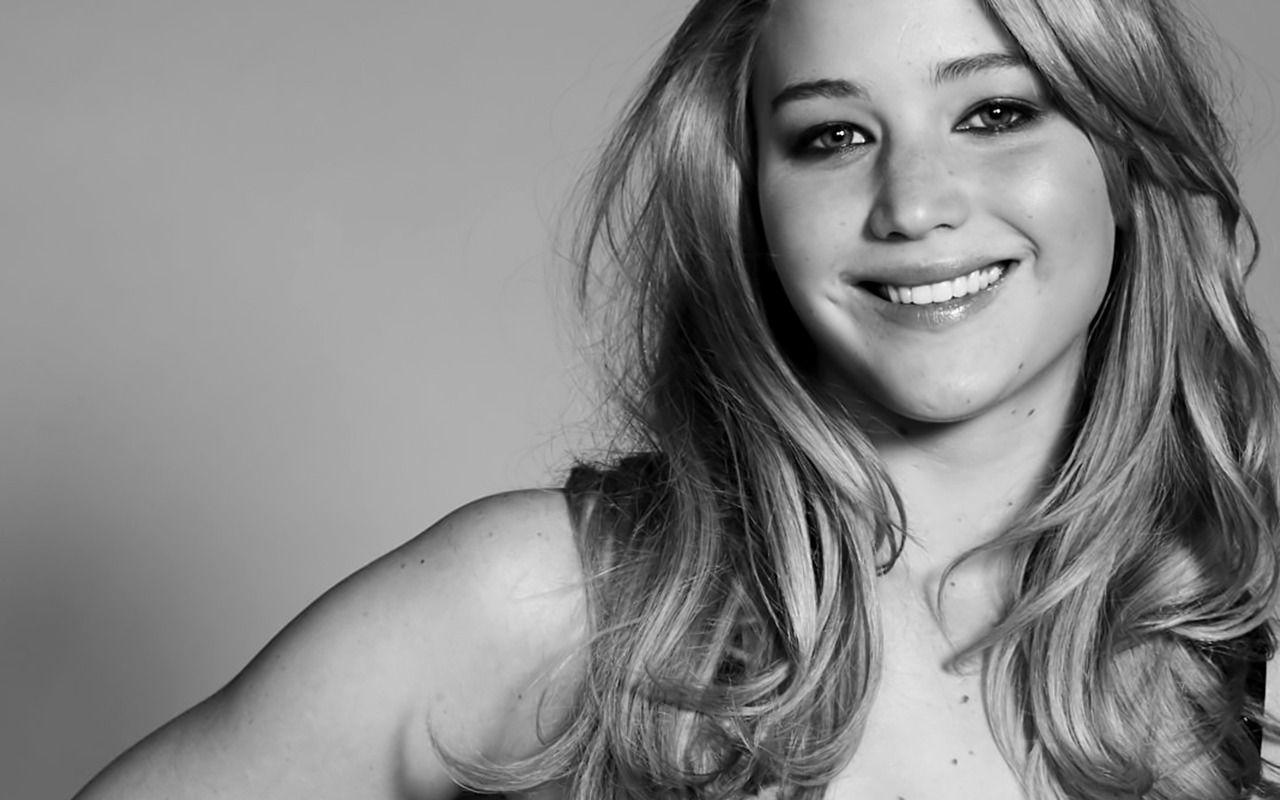 Jennifer Lawrence Black And White Wallpapers