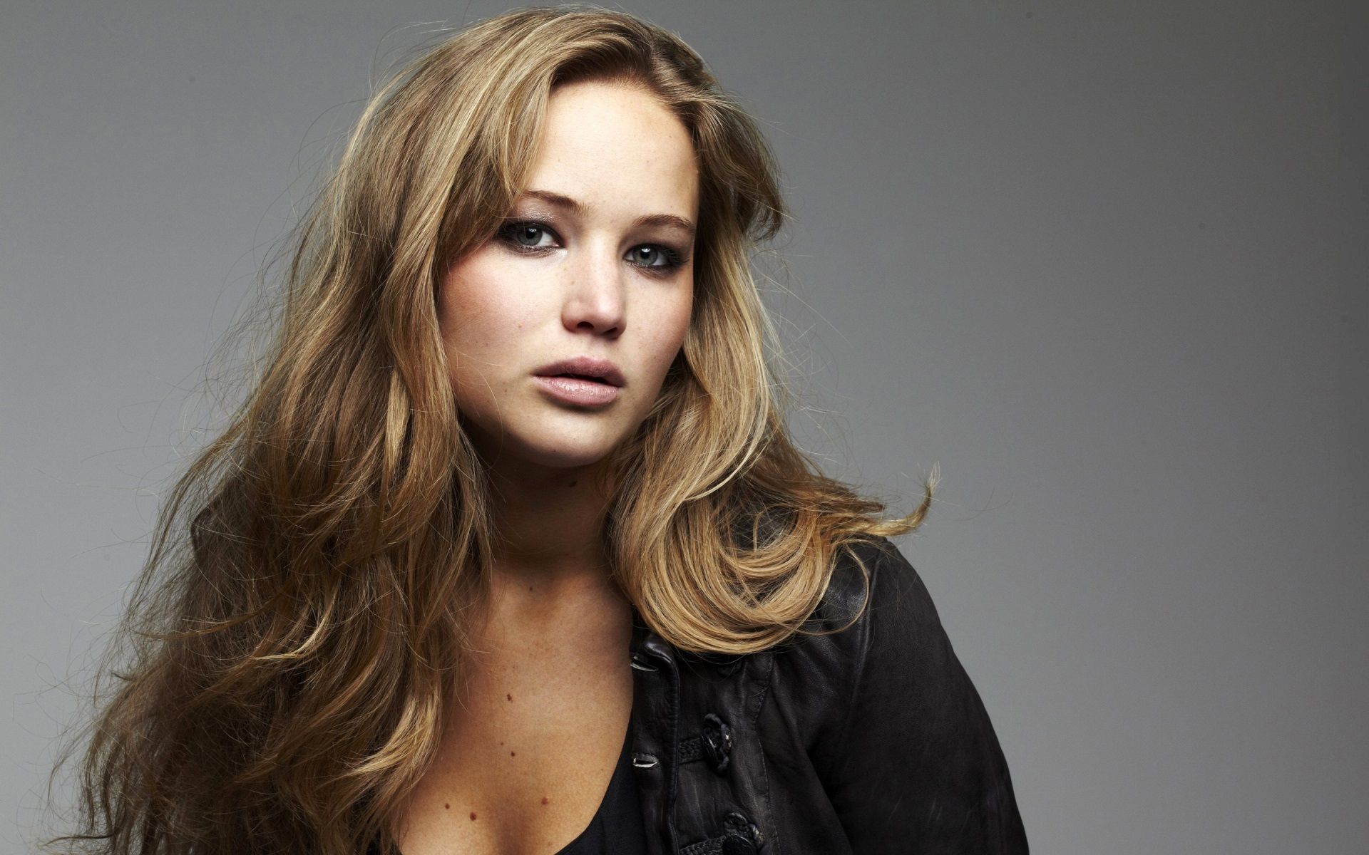 Jennifer Lawrence Glamour Wallpapers