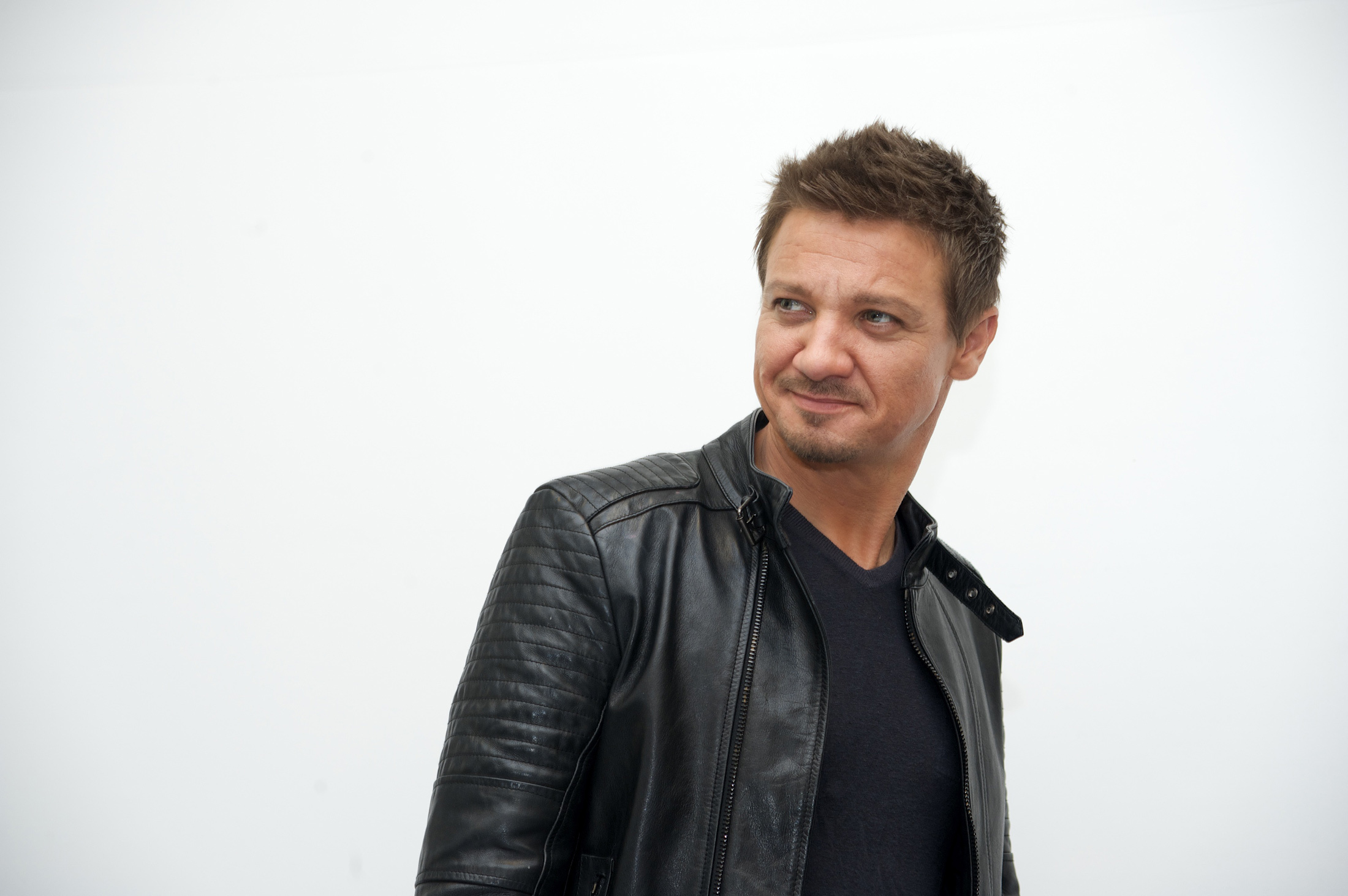 Jeremy Renner Wallpapers