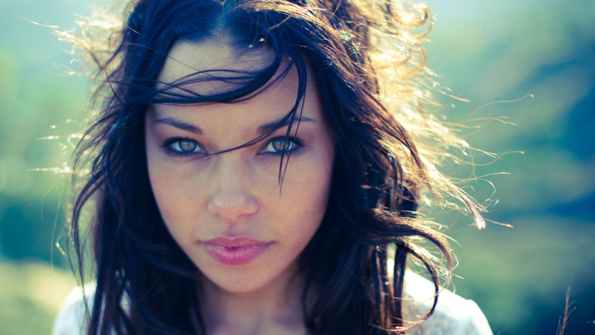 Jessica Parker Kennedy Wallpapers