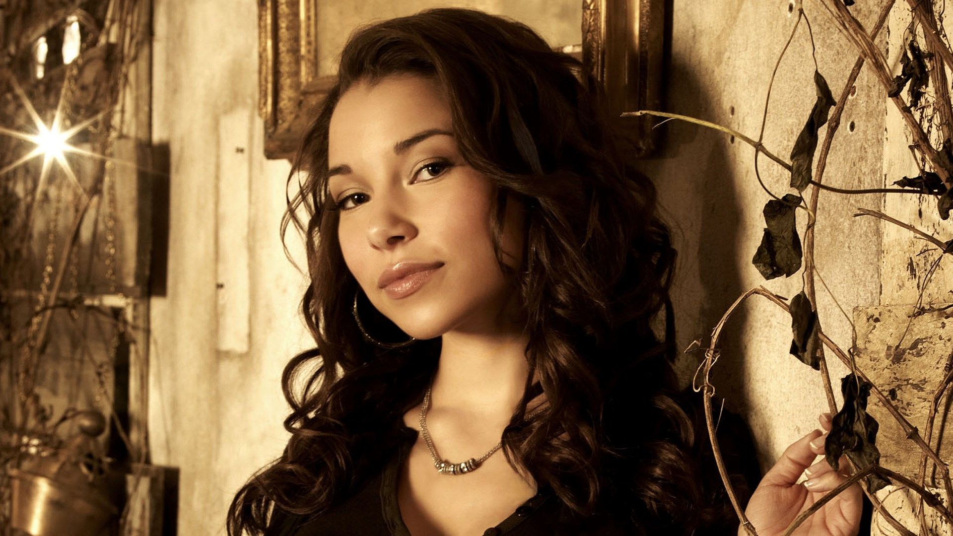 Jessica Parker Kennedy Wallpapers