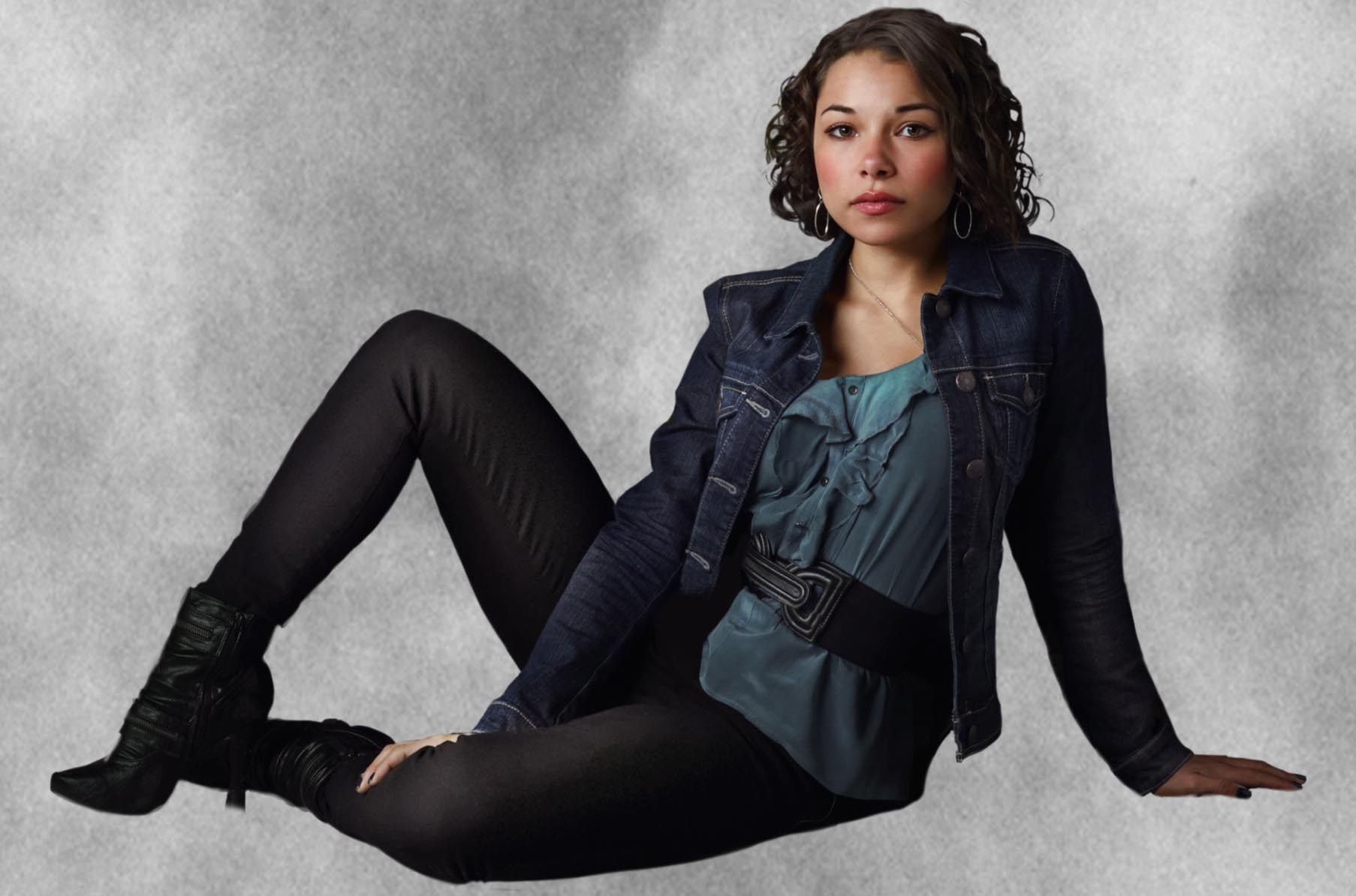 Jessica Parker Kennedy Wallpapers