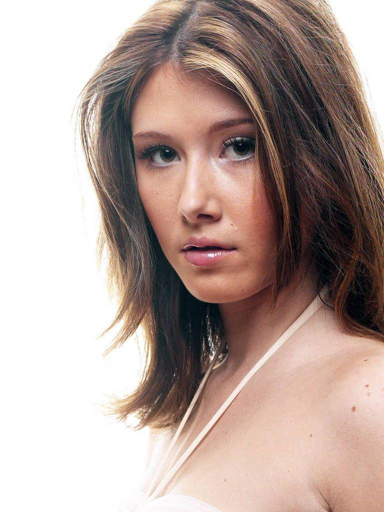 Jewel Staite Wallpapers