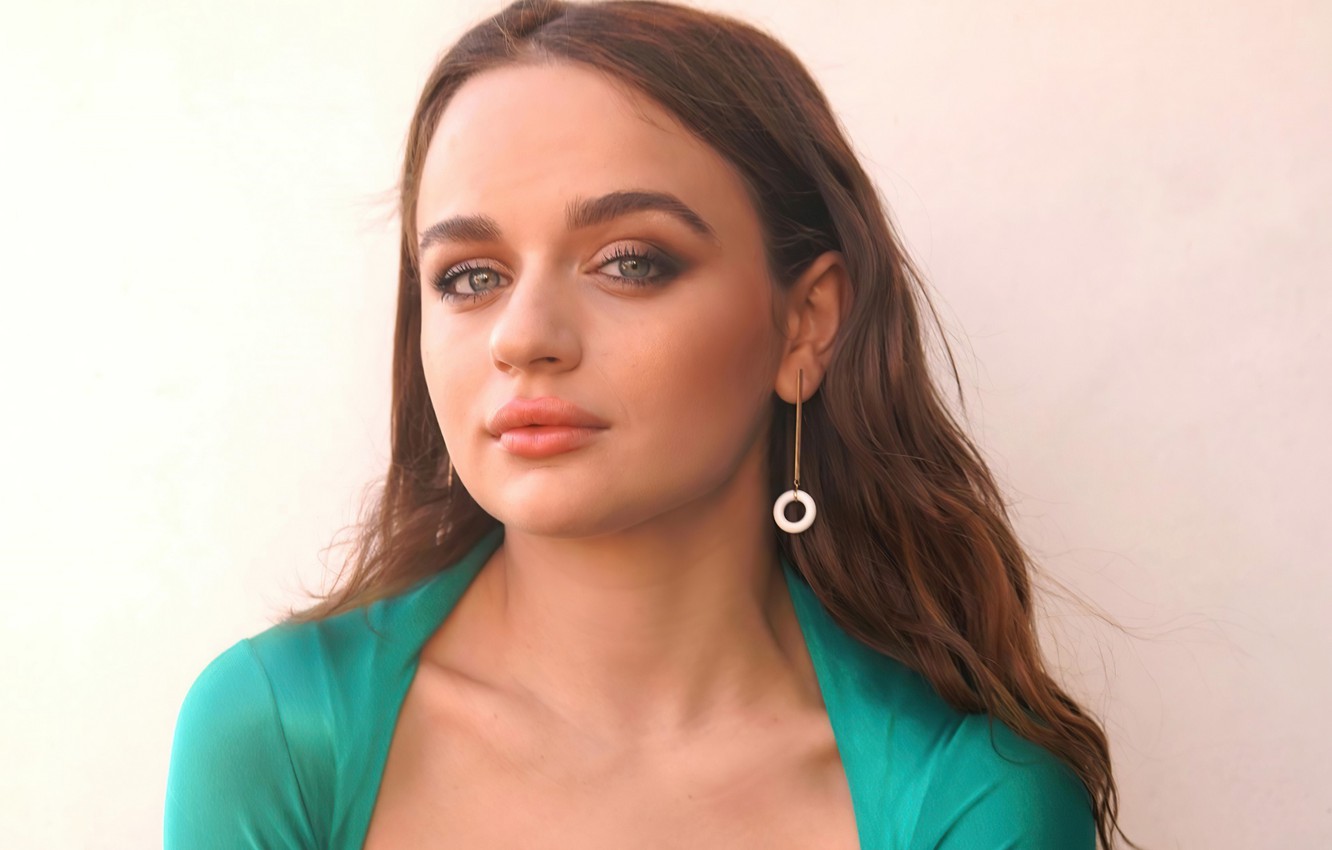 Joey King Portrait Wallpapers