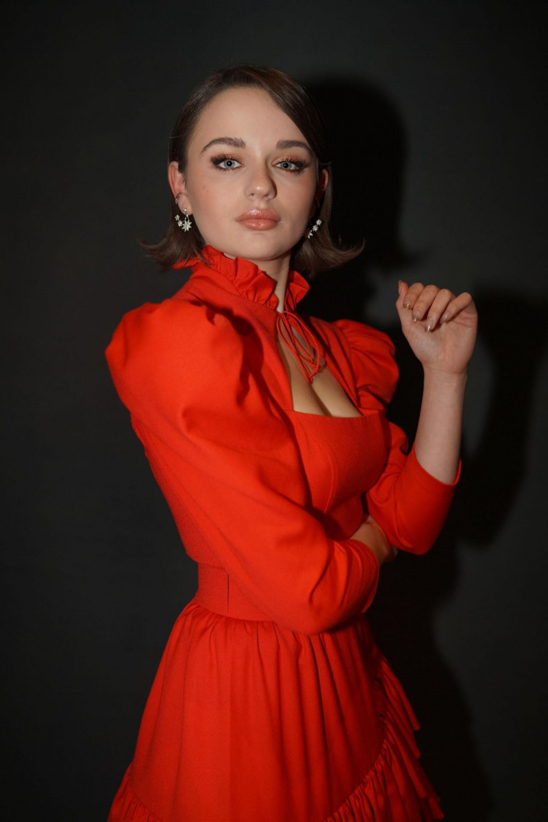 Joey King Portrait Wallpapers