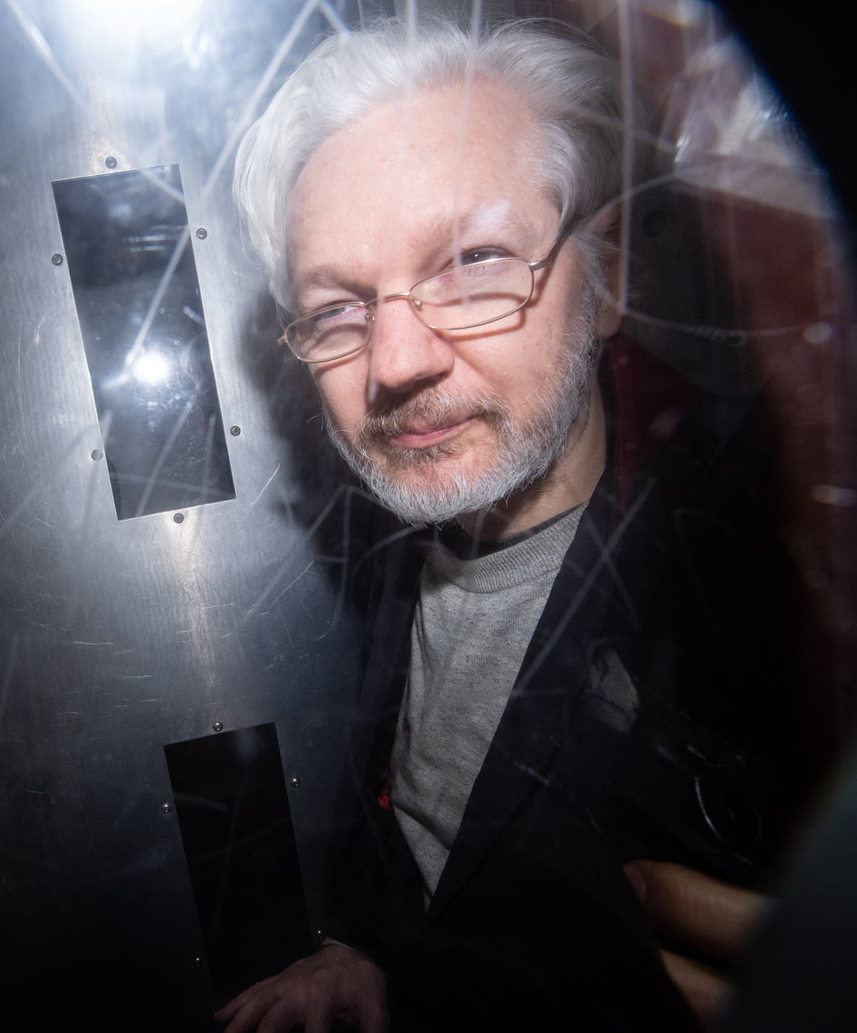 Jolia Assange Wallpapers