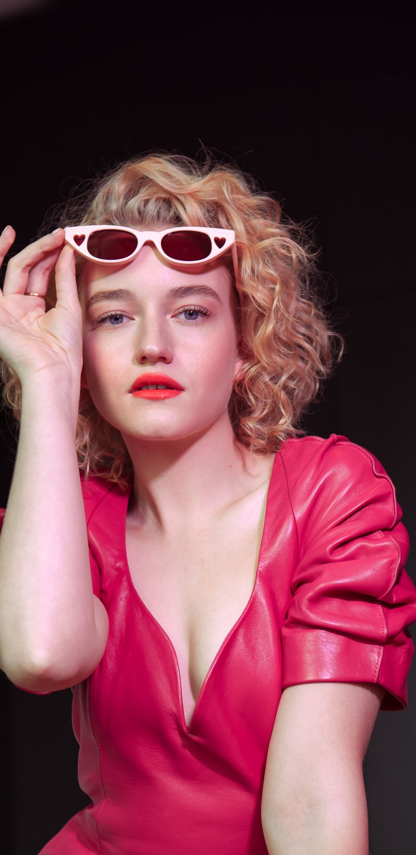 Julia Garner 2019 Wallpapers