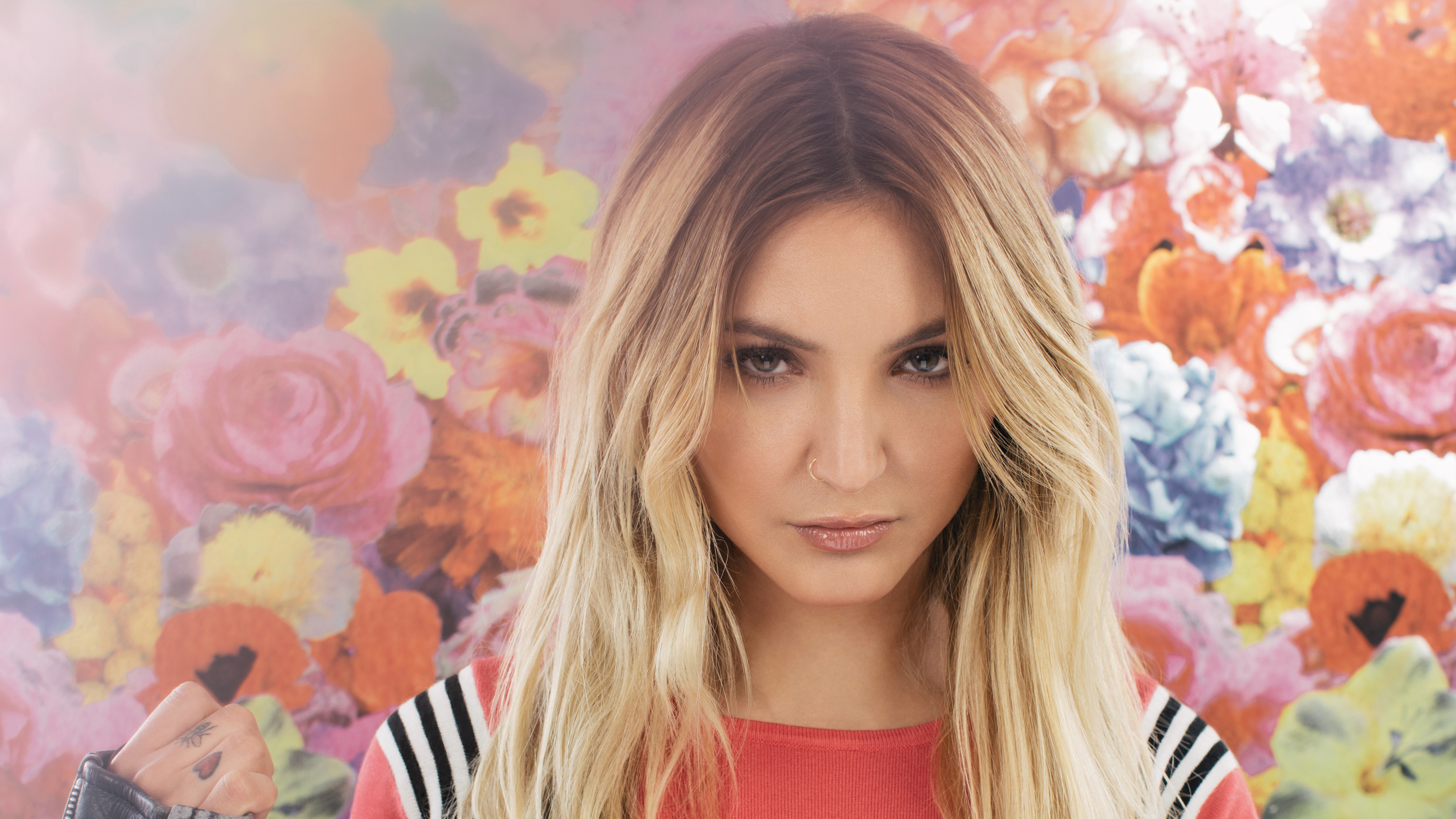 Julia Michaels For GQ Magazine Wallpapers