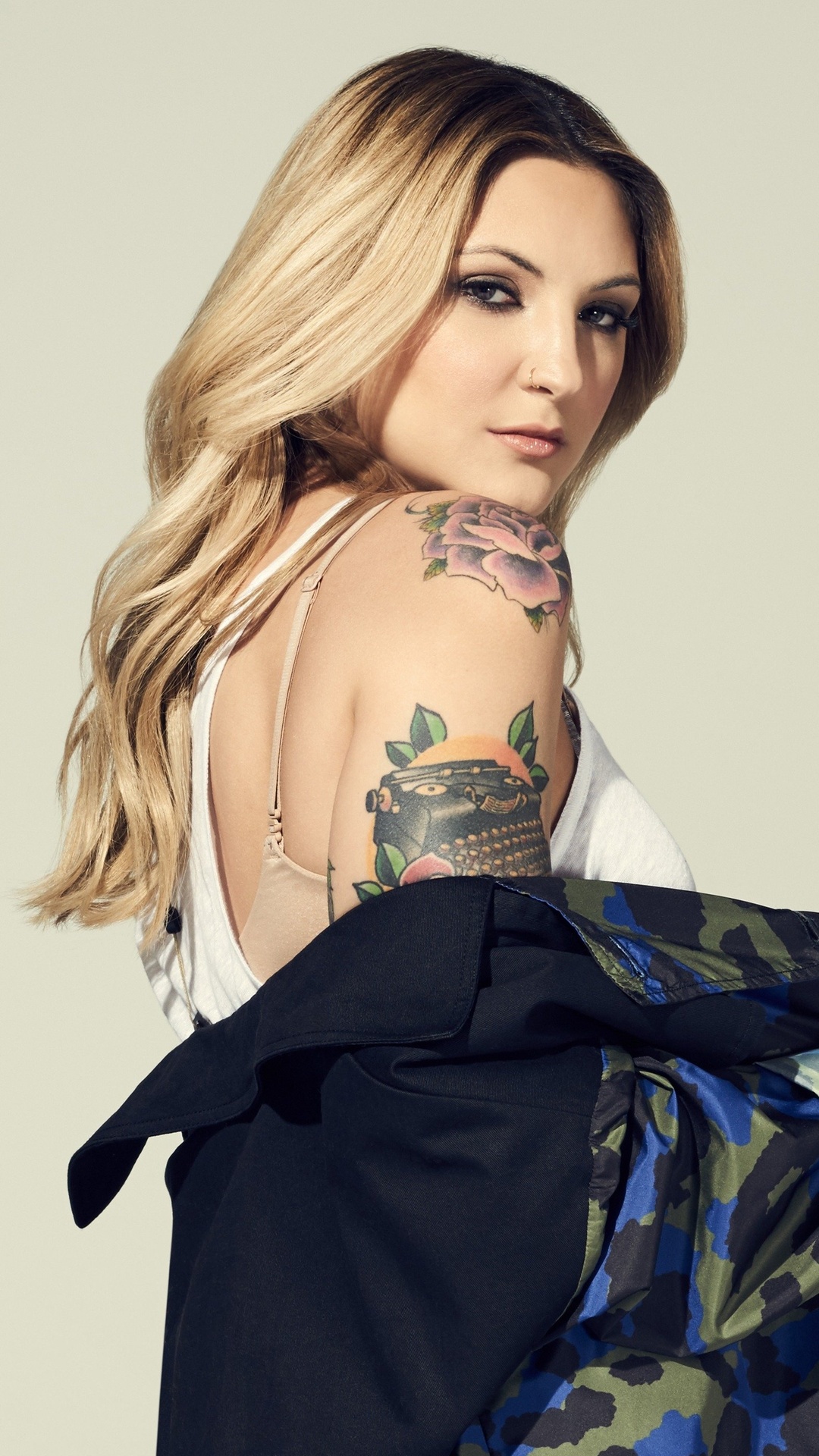 Julia Michaels Singer Wallpapers