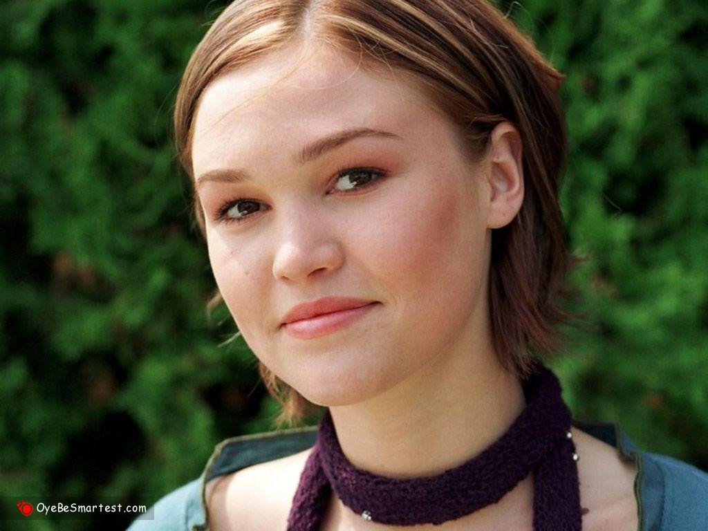 Julia Stiles Wallpapers