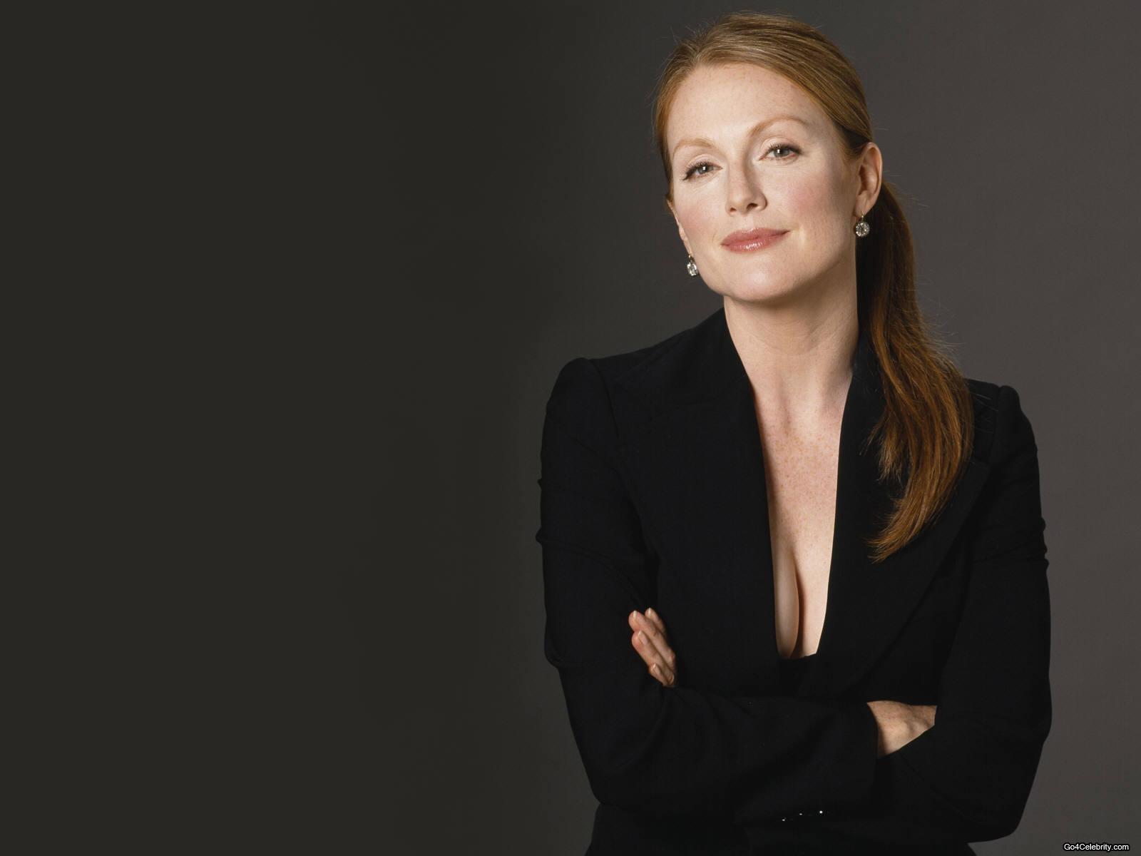 Julianne Moore Wallpapers