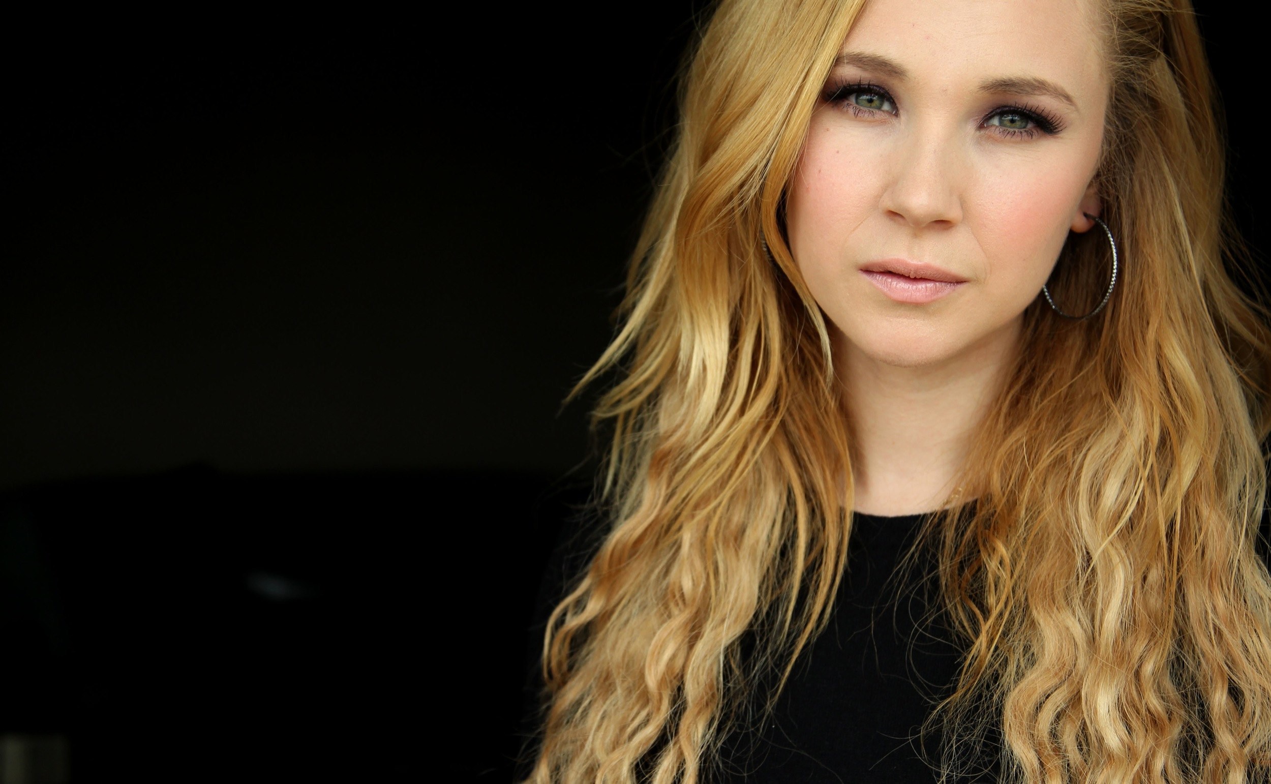 Juno Temple Wallpapers