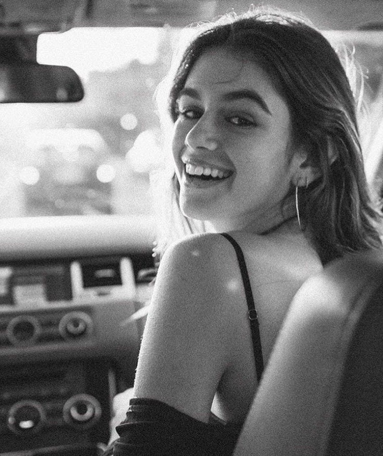 Kaia Gerber Monochrome Wallpapers