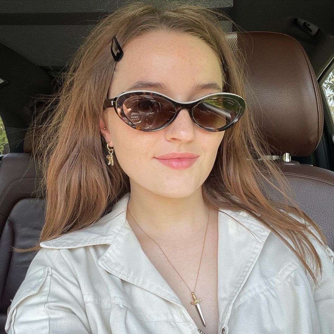 Kaitlyn Dever Sunglasses 2020 Wallpapers