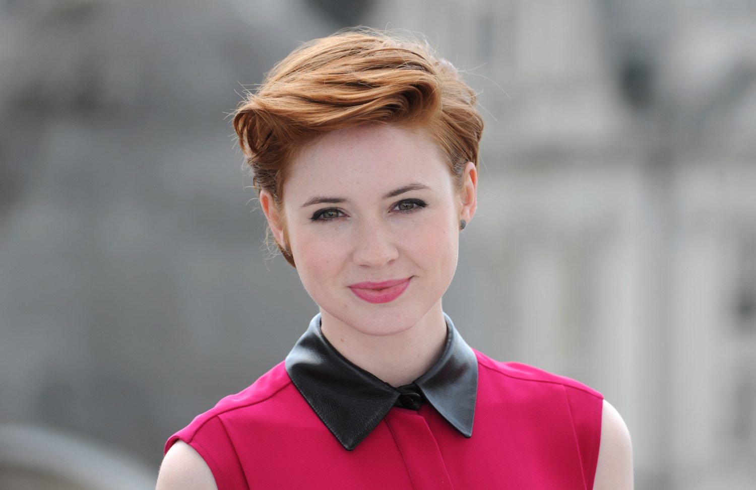 Karen Gillan Bustle Wallpapers