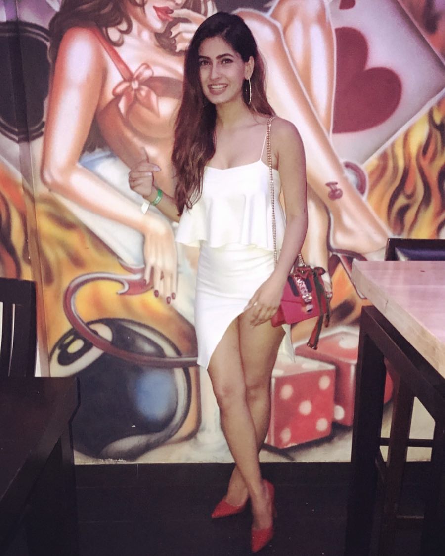 Karishma Sharma Wallpapers