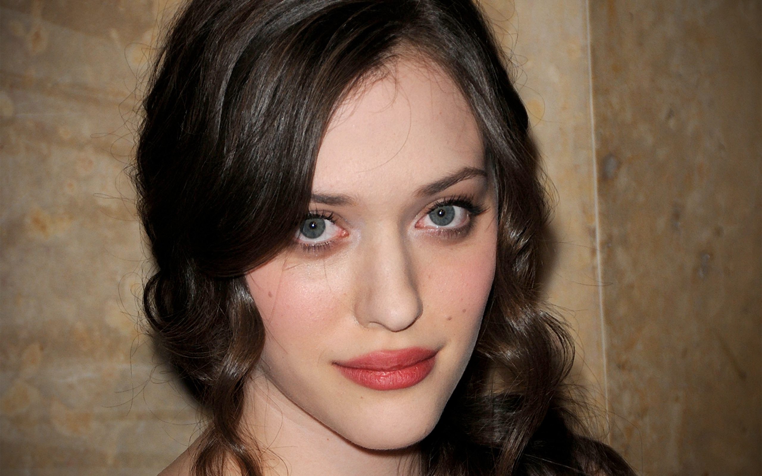 Kat Dennings Latest Wallpapers