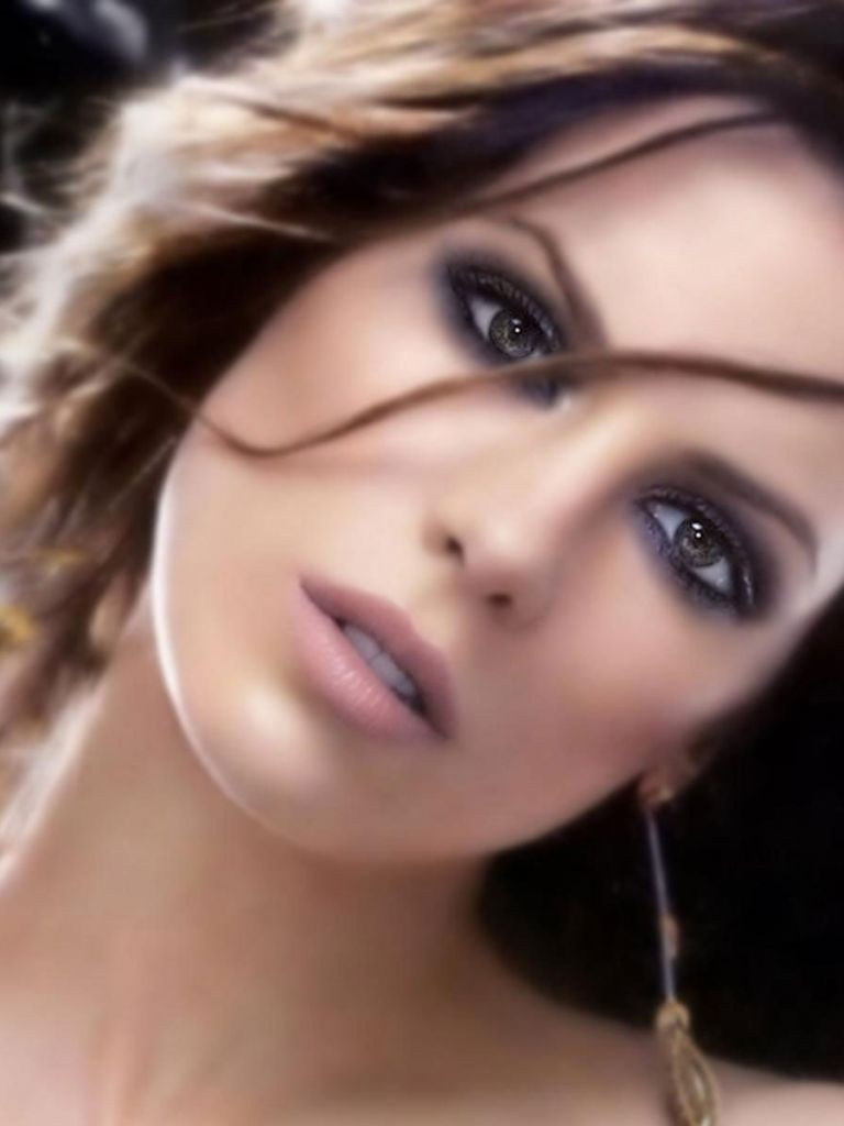 Kate Beckinsale Face Images Wallpapers